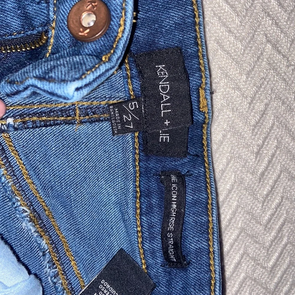 Medium High Rise Straight jeans - Picture 5 of 5